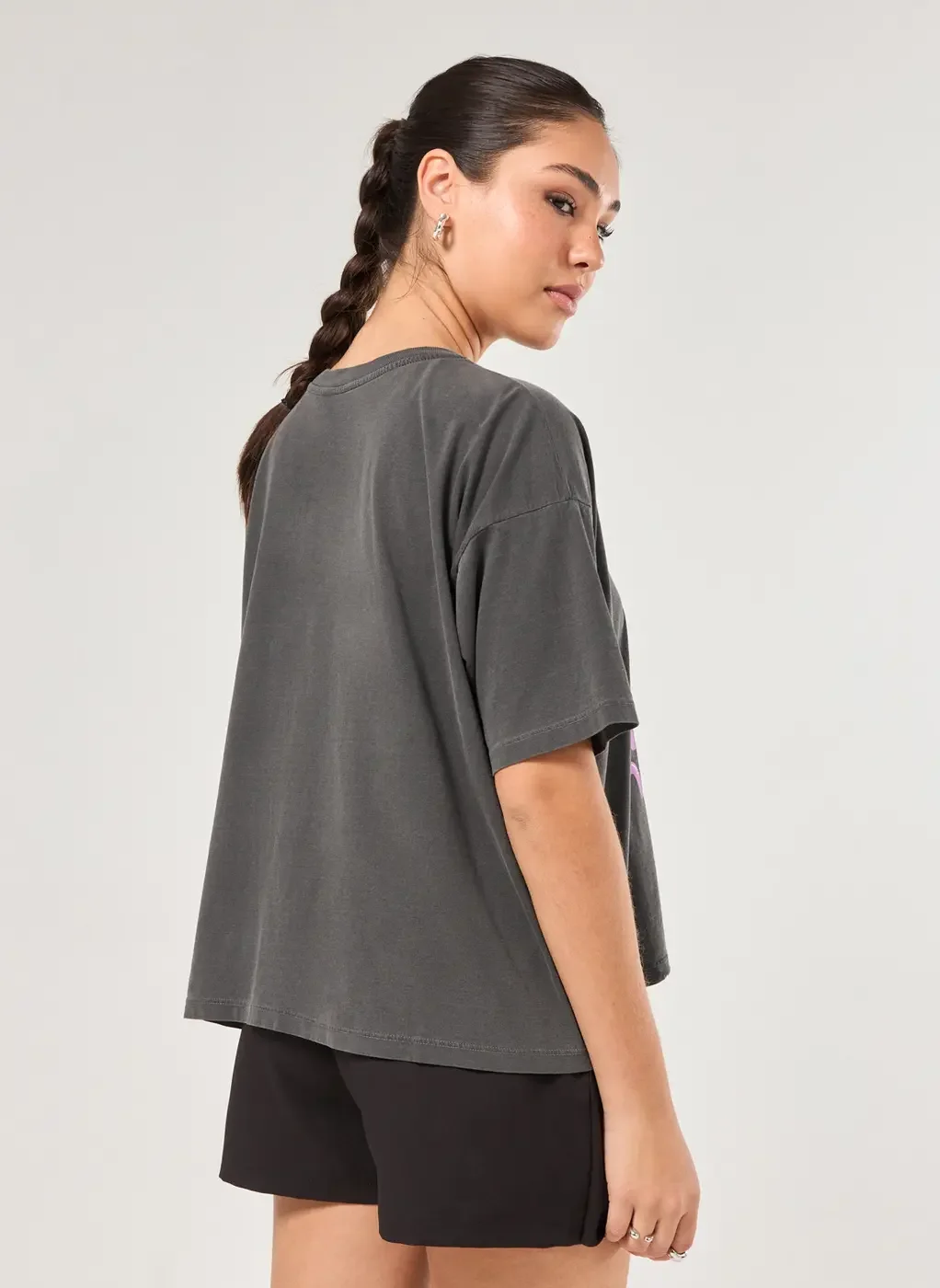 Camiseta Box Preta Estonada Hello Kitty