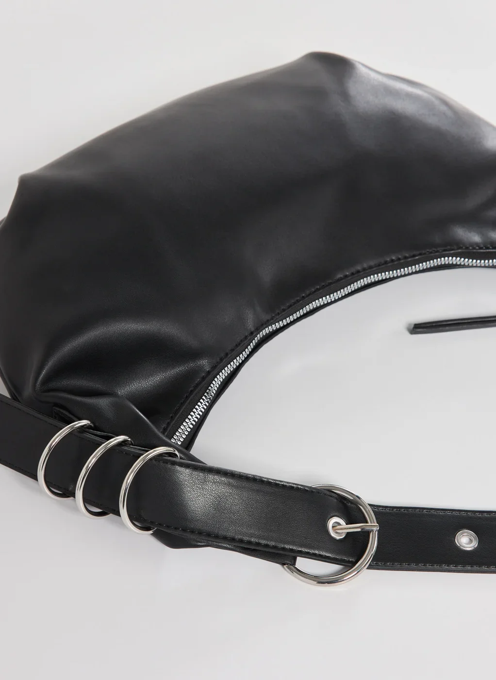 Bolsa Poliuretano Preto Fivelas