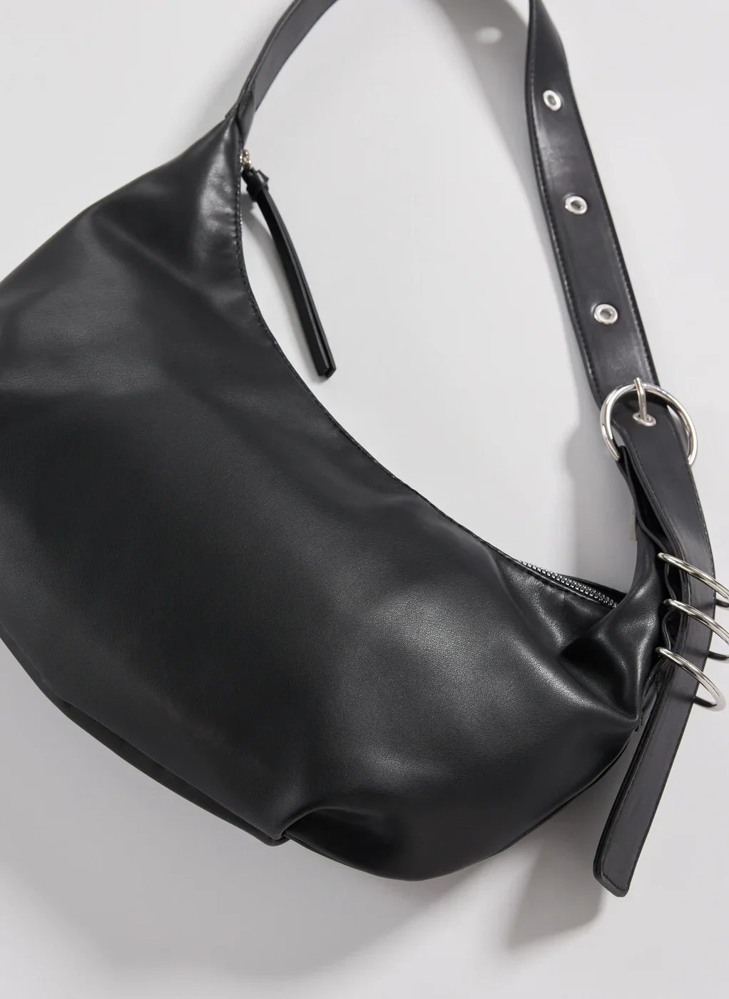 Bolsa Poliuretano Preto Fivelas