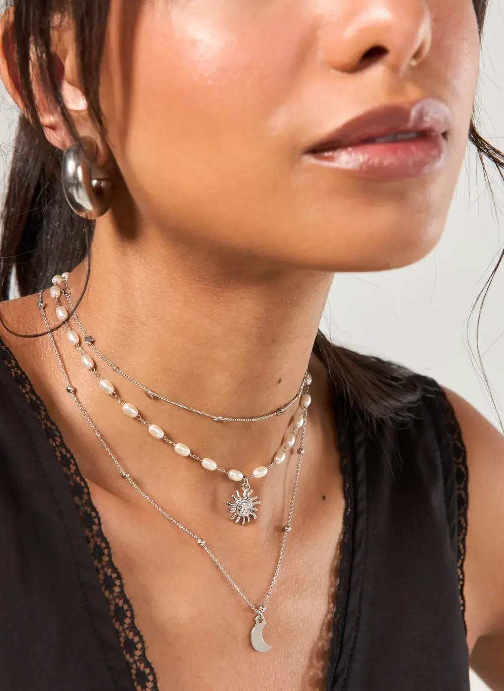 Conjunto 3 Colares Prateados Pérolas Artificiais