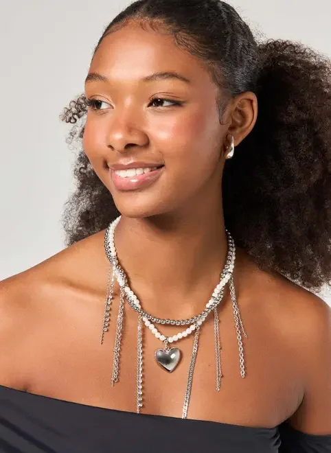 Colar Duplo Pérolas Artificiais Com Coração