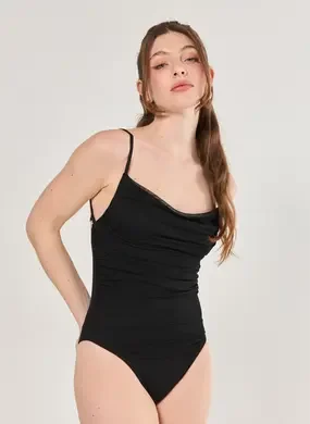 Body Preto Em Tule Decote Degagê