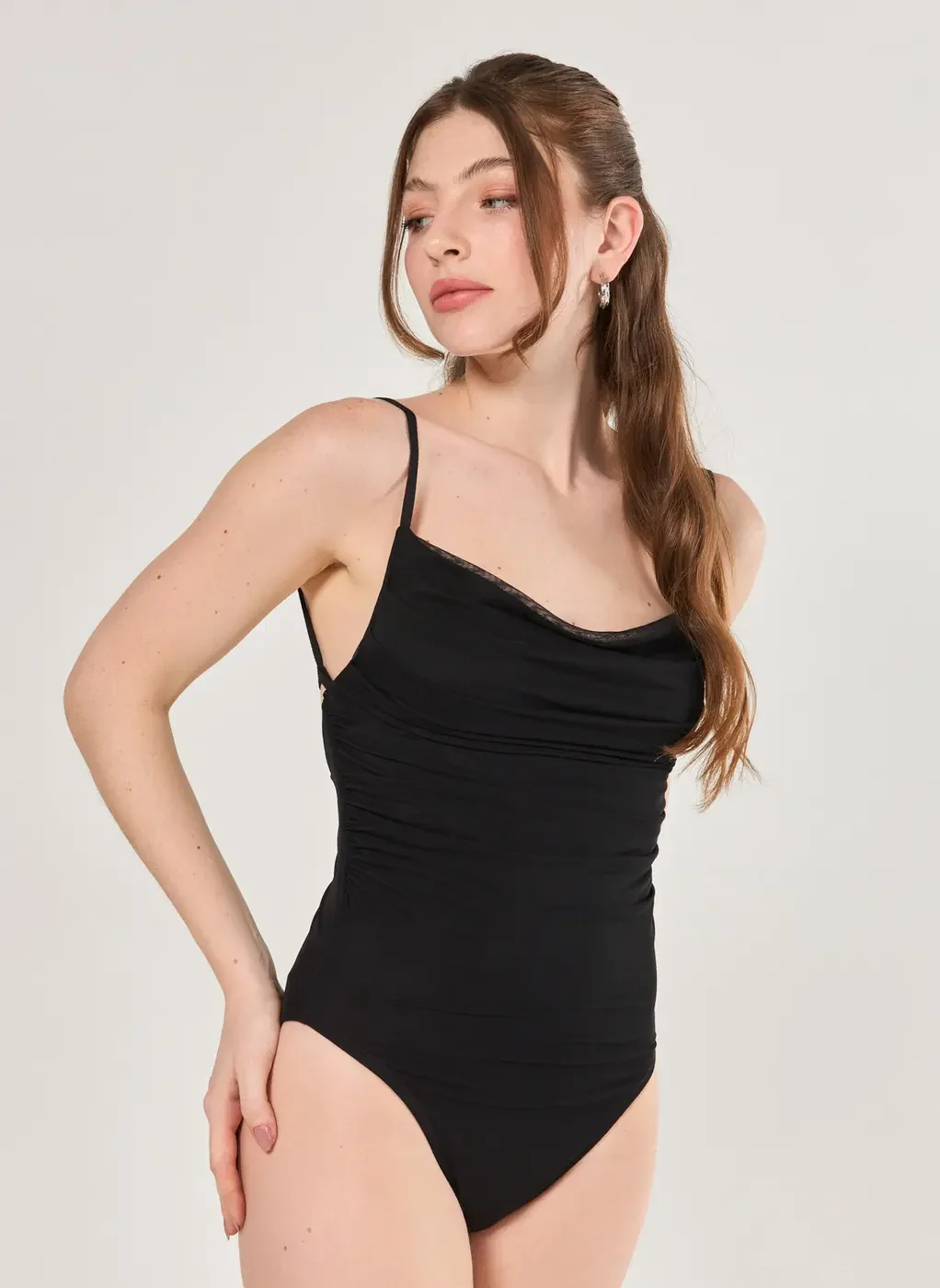 Body Preto Em Tule Decote Degagê