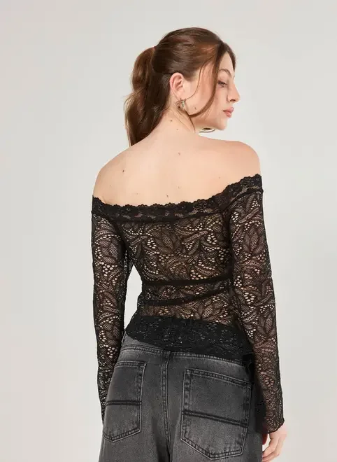 Blusa Manga Longa Renda Preta