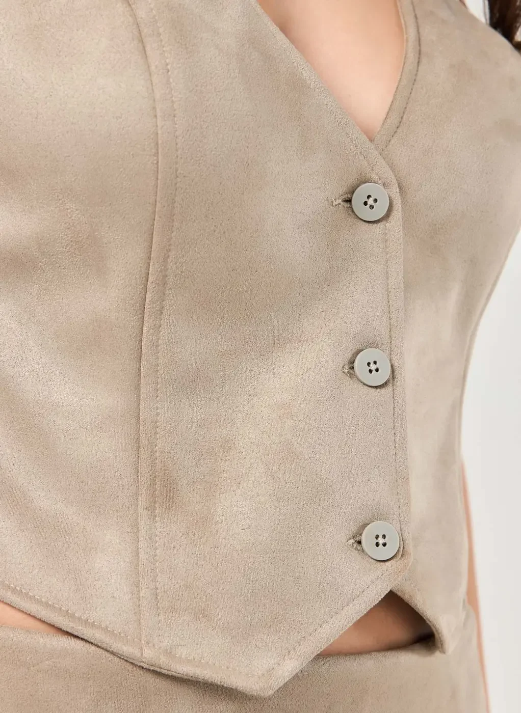 Colete Em Suede Areia