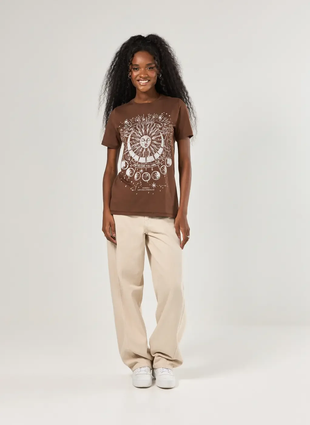 Camiseta Marrom Estampa Mística