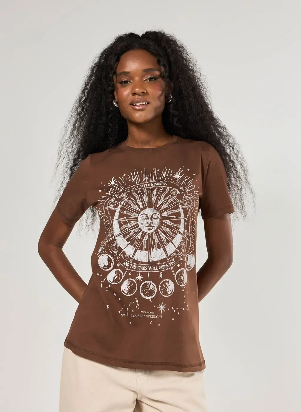 Camiseta Marrom Estampa Mística