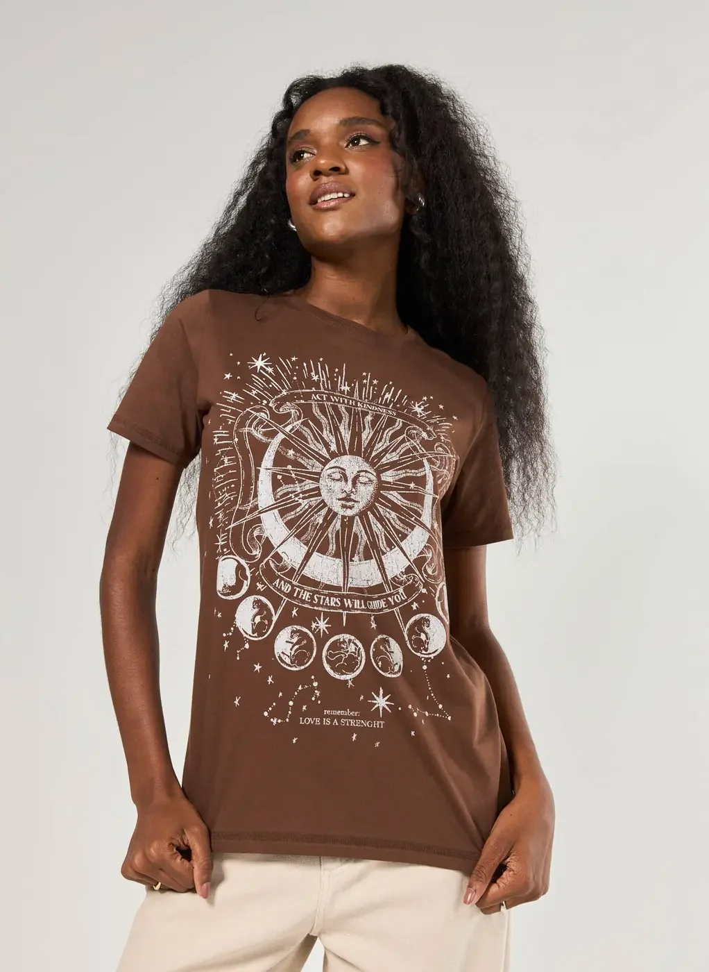 Camiseta Marrom Estampa Mística