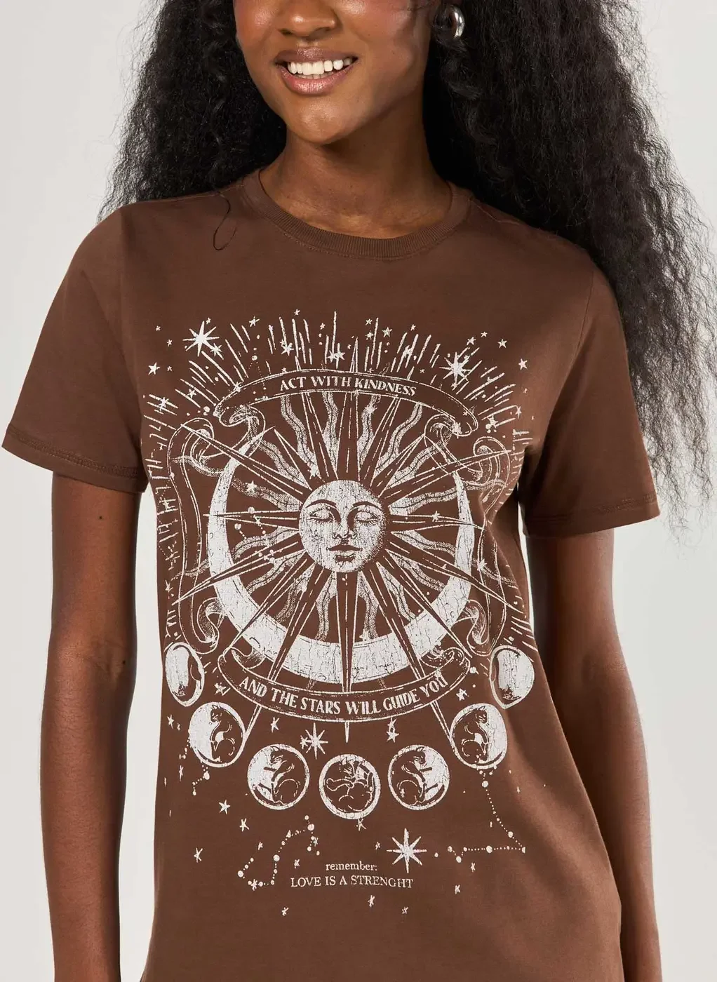 Camiseta Marrom Estampa Mística