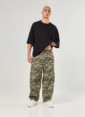 Calça Sarja Baggy Cargo Camuflada
