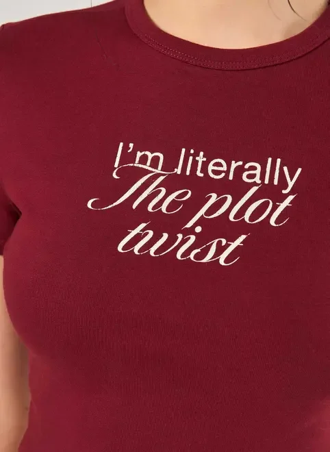 Mini Tee Vinho Plot Twist