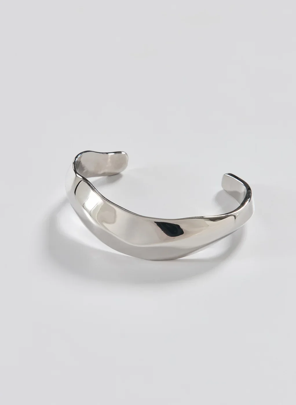 Bracelete Rígido Forma Orgânica