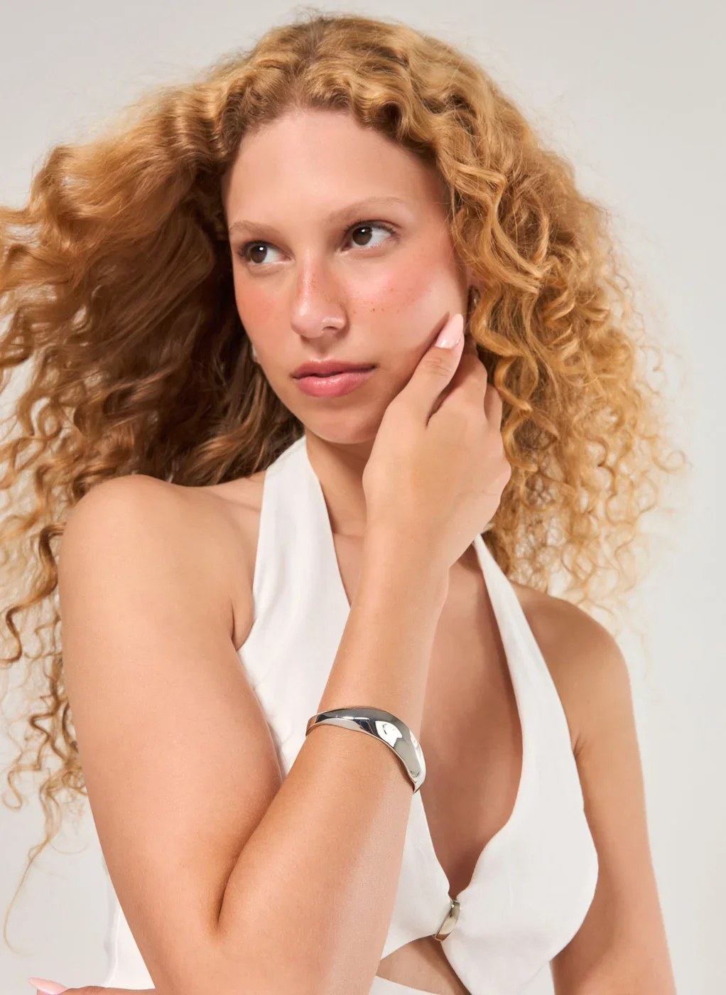 Bracelete Rígido Forma Orgânica