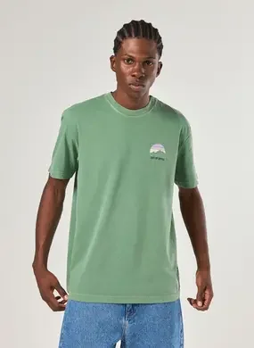 Camiseta Comfort Verde Montanhas