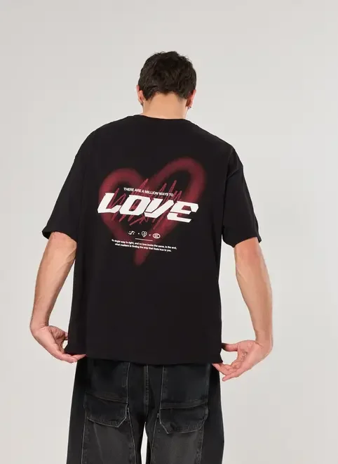 Camiseta Preta Box Love