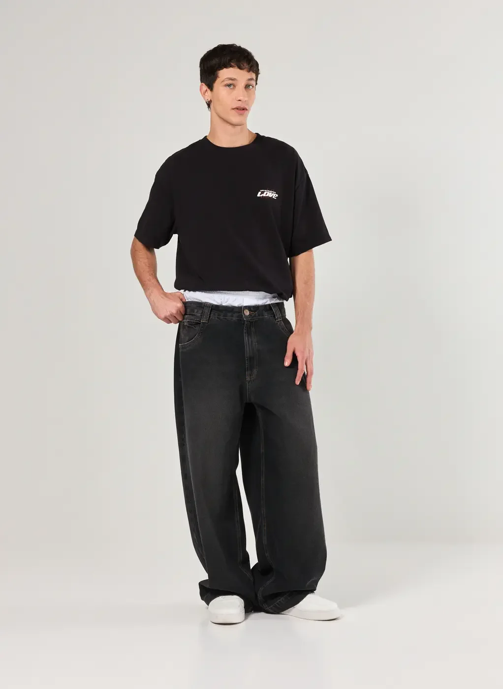 Camiseta Preta Box Love