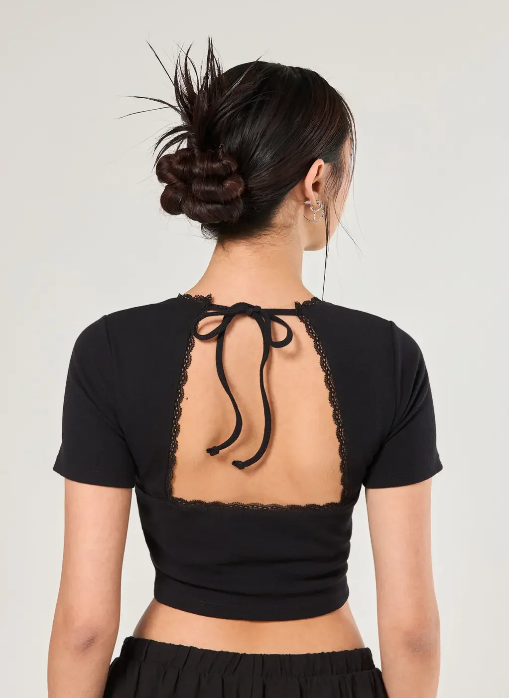 Mini Tee Decote Costas Renda E Bordado