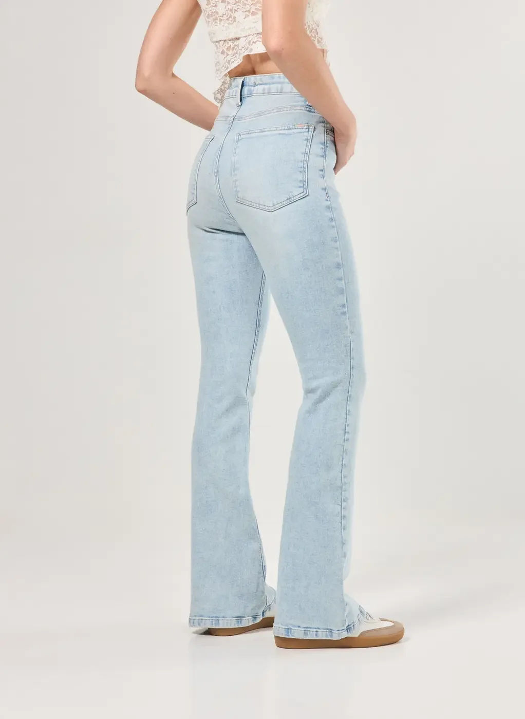 Calça Jeans Flare Cintura Alta