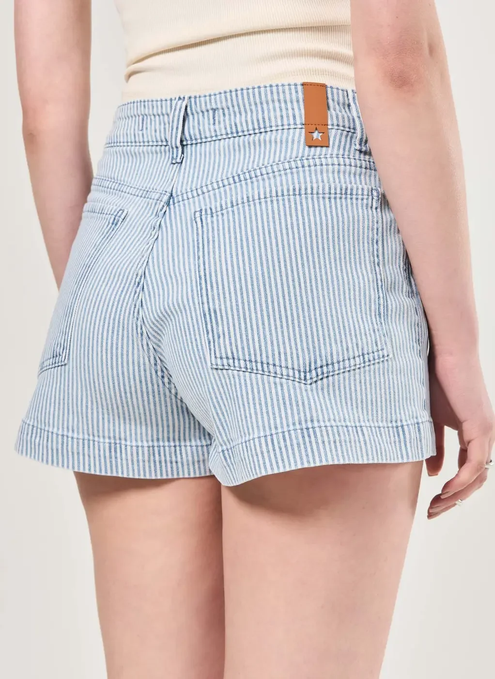 Short Mom Sarja Listrada