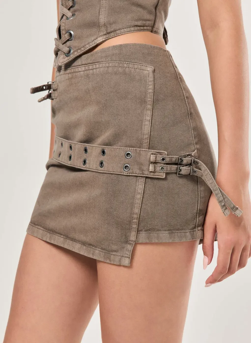 Saia Sarja Ilhoses E Fivelas