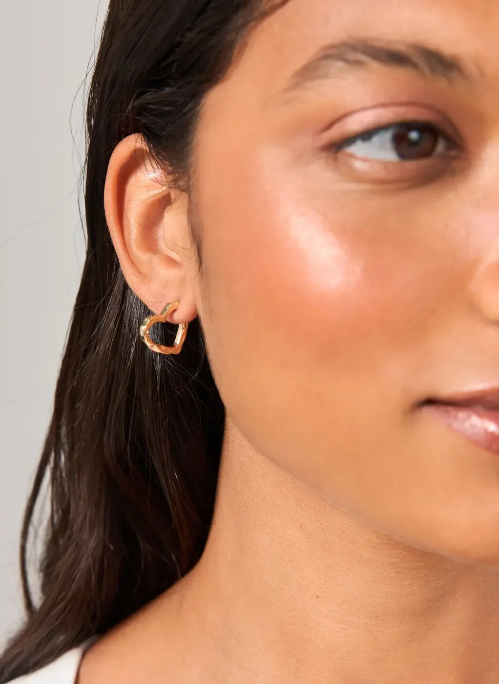 Conjunto 9 Brincos Dourados Pedra Verde