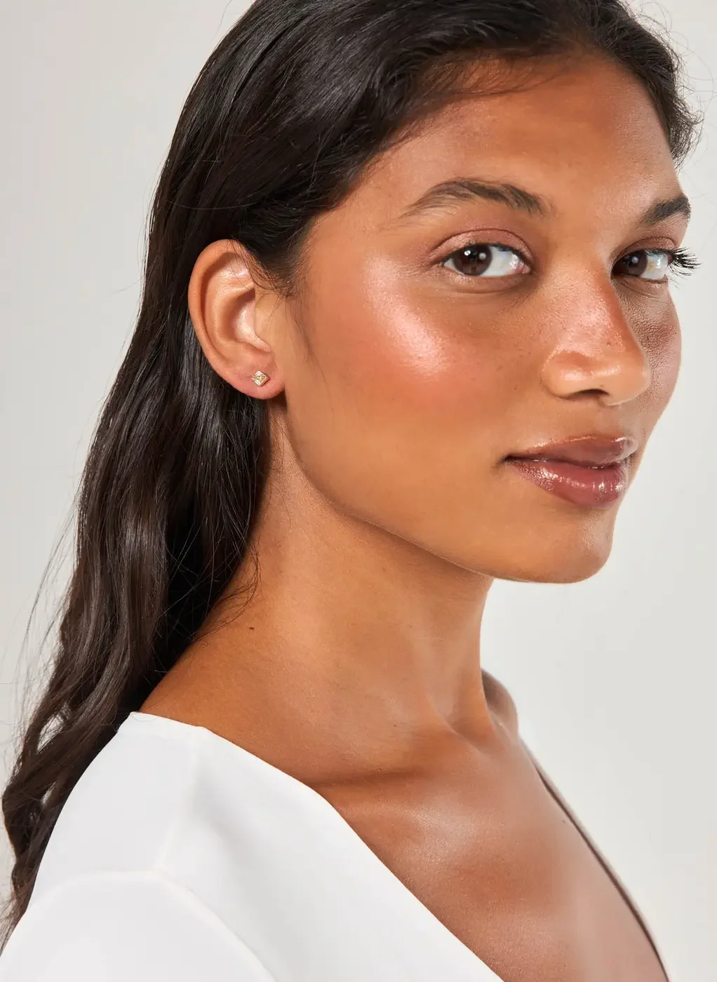 Conjunto 9 Brincos Dourados Pedra Verde