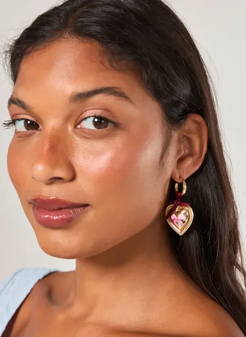 Conjunto 3 Brincos Dourados Laços