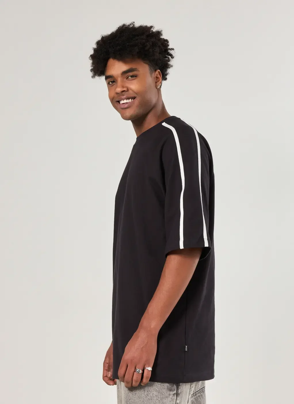 Camiseta Oversized Malhão Listras Nos Ombros