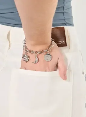 Pulseira Prateada Pingentes Sol E Lua