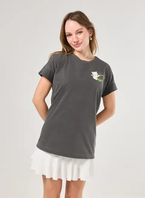 Camiseta Oversized Preta Estonada Gatos Místicos