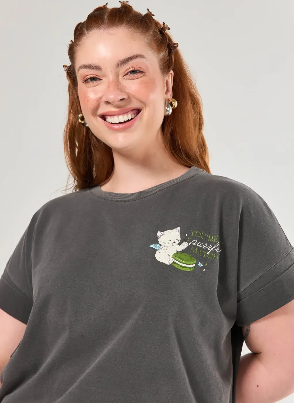 Camiseta Oversized Preta Estonada Gatos Místicos