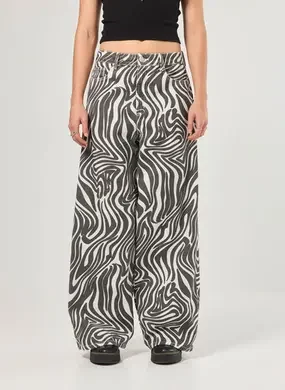 Calça Super Wide Leg Sarja Zebra