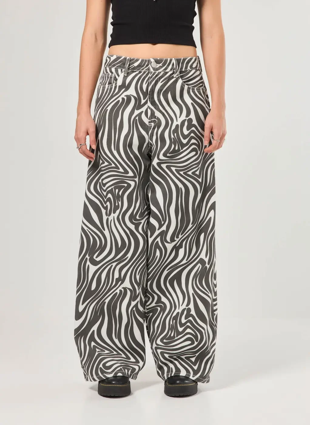 Calça Super Wide Leg Sarja Zebra