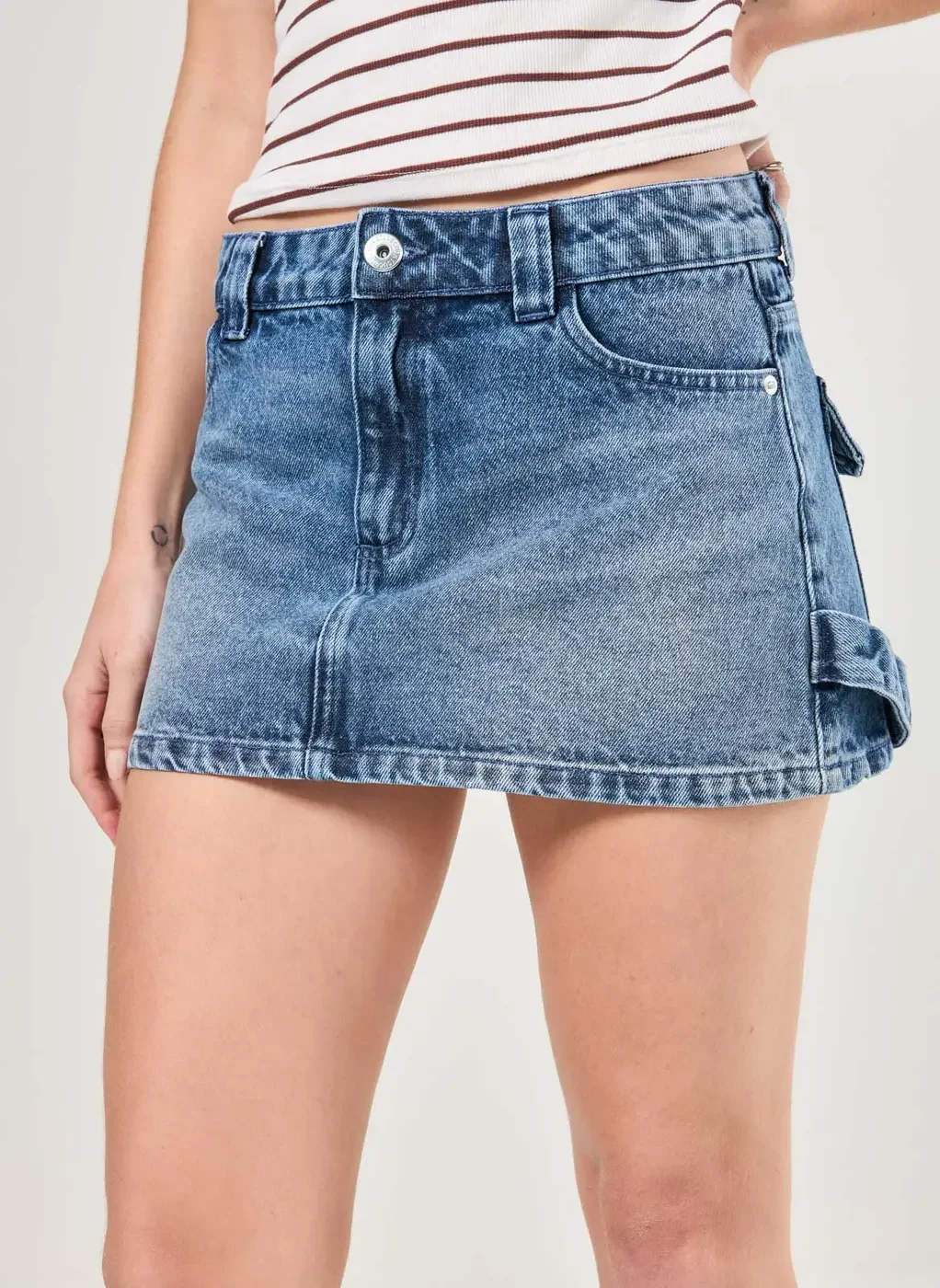 Saia Jeans Cintura Baixa Utilitária