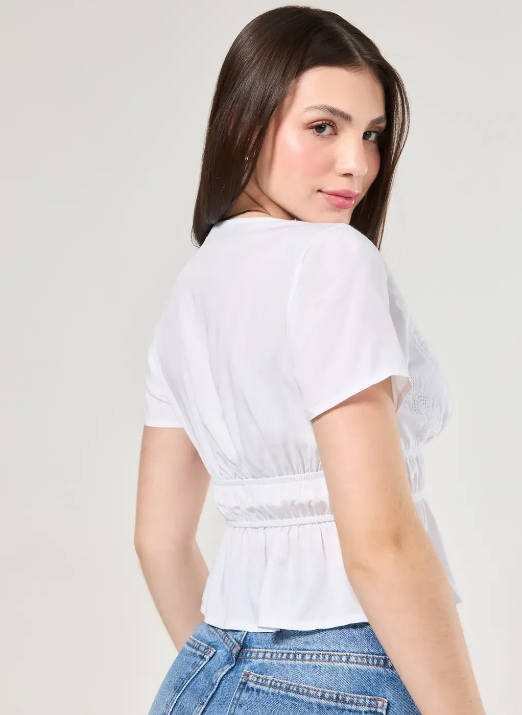 Blusa Manga Curta Off-White Lacinhos
