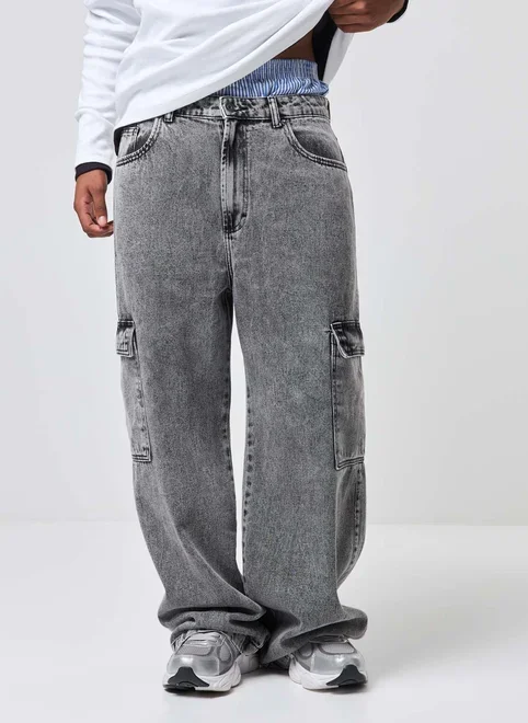 Calça Oversized Cargo Em Jeans