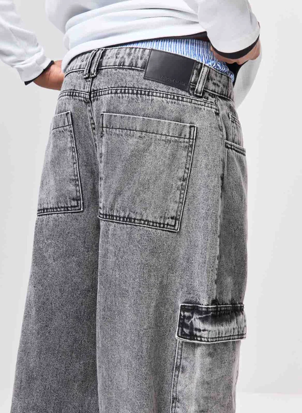 Calça Oversized Cargo Em Jeans