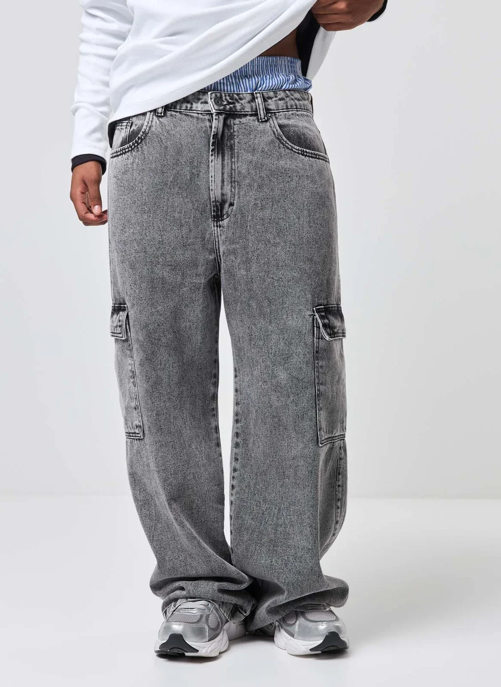 Calça Oversized Cargo Em Jeans