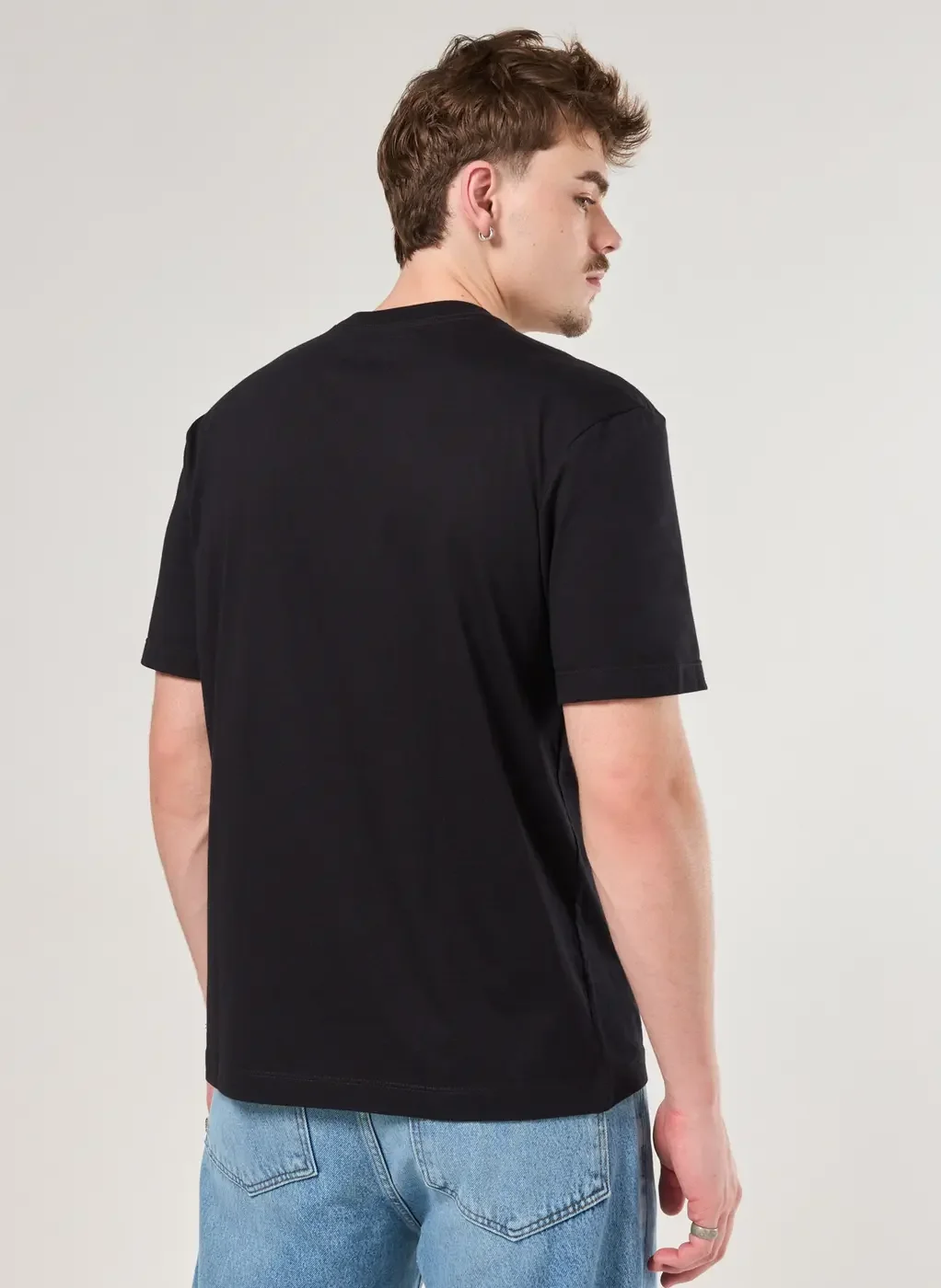 Camiseta Comfort Preta Oasis