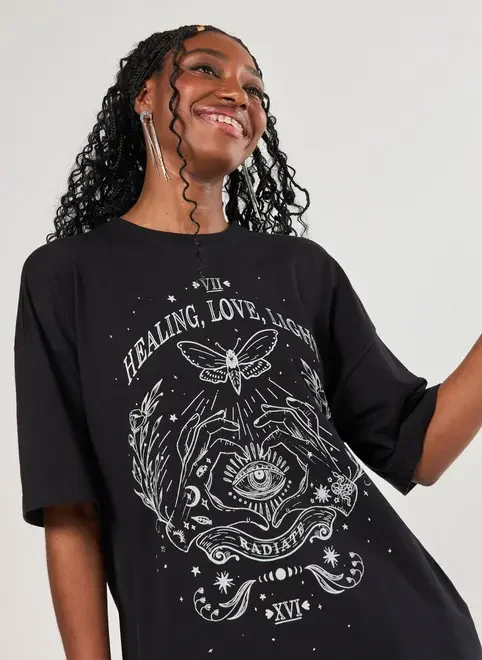 Camiseta Preta Oversized Estampa Mística