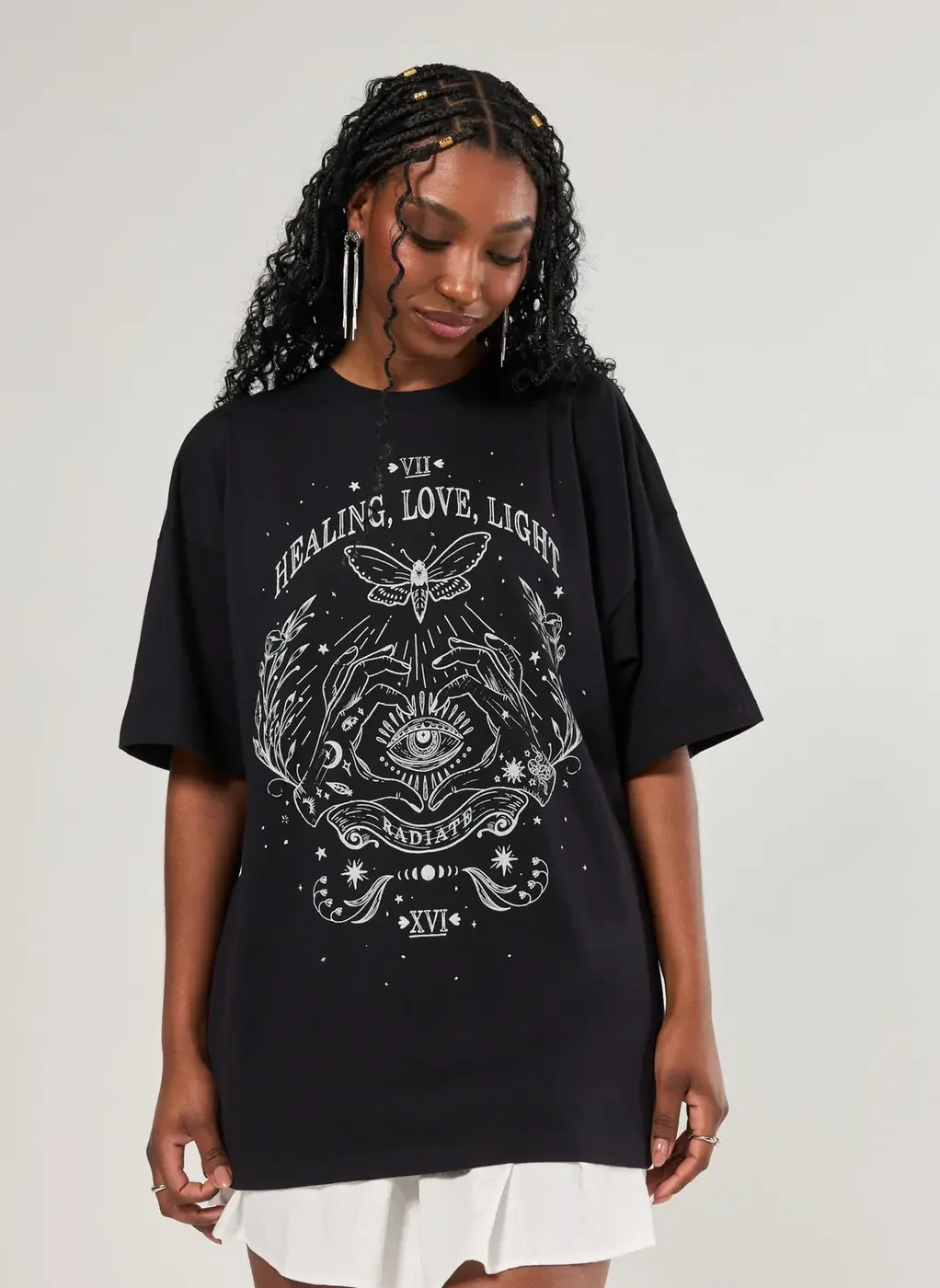 Camiseta Preta Oversized Estampa Mística