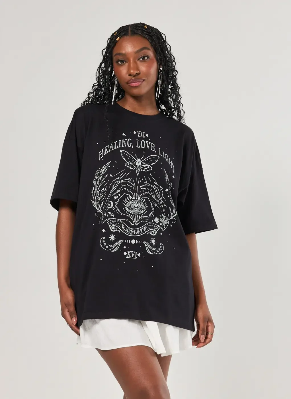 Camiseta Preta Oversized Estampa Mística