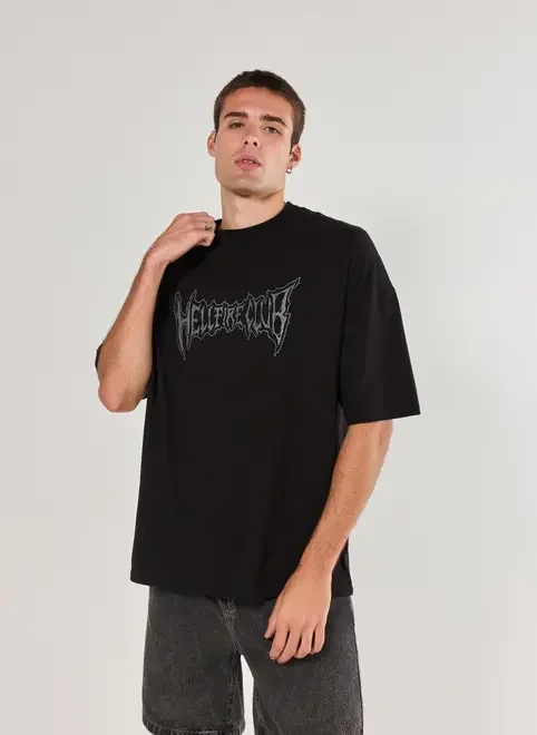 Camiseta Oversized Preta HellFire Club
