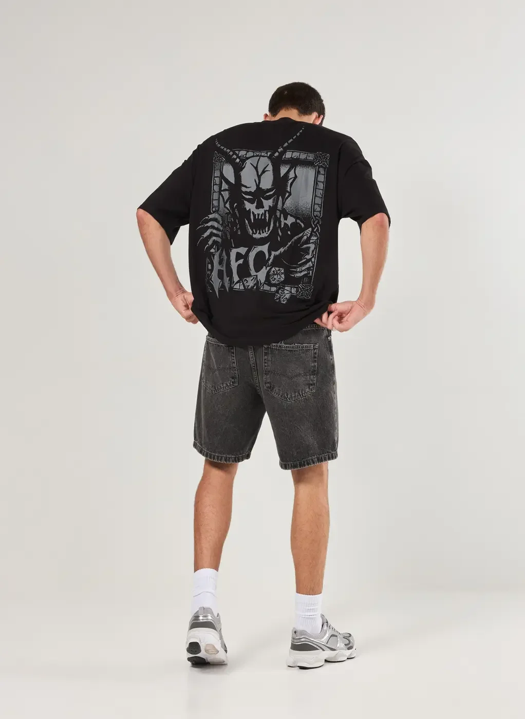 Camiseta Oversized Preta HellFire Club