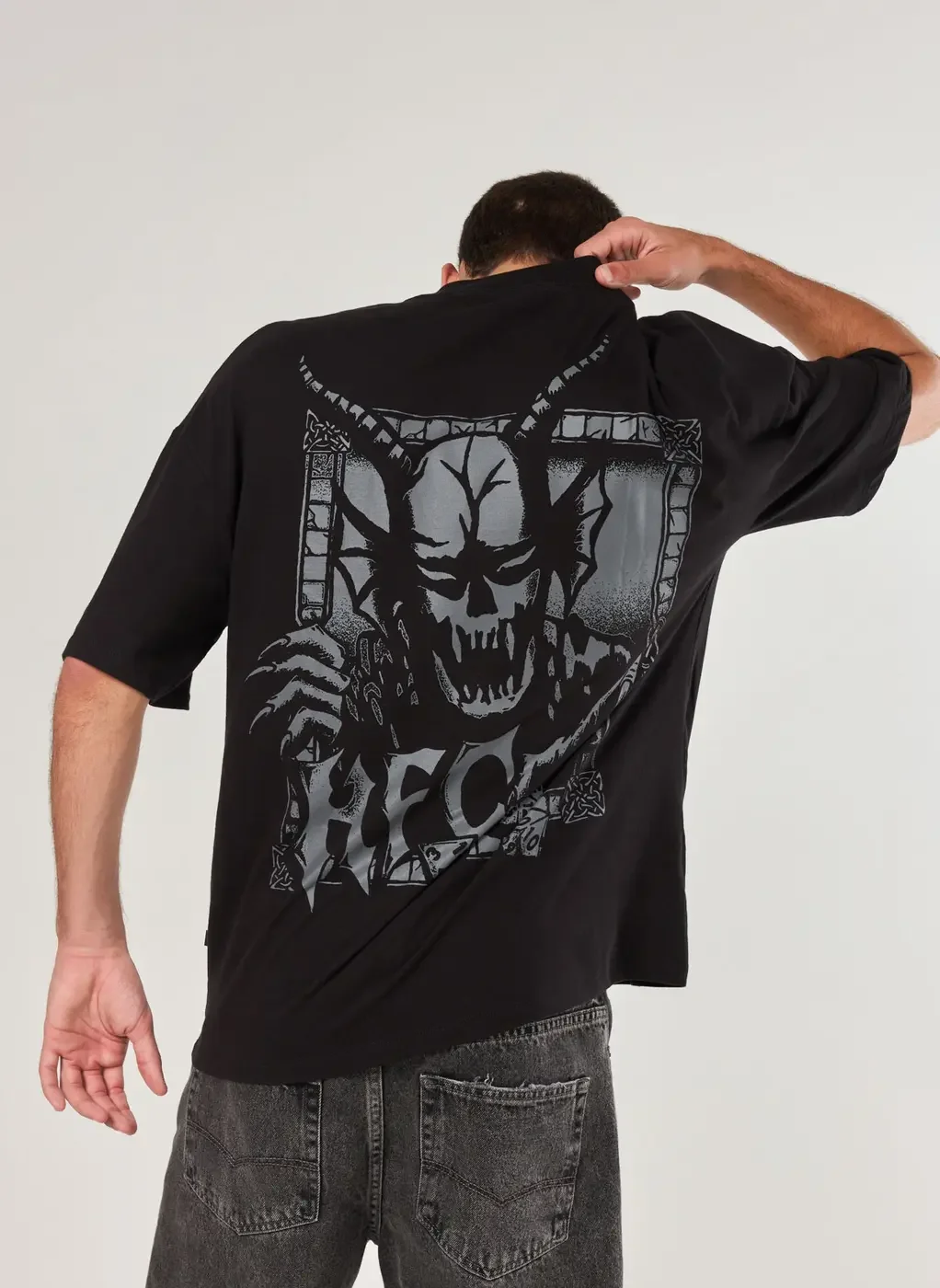 Camiseta Oversized Preta HellFire Club
