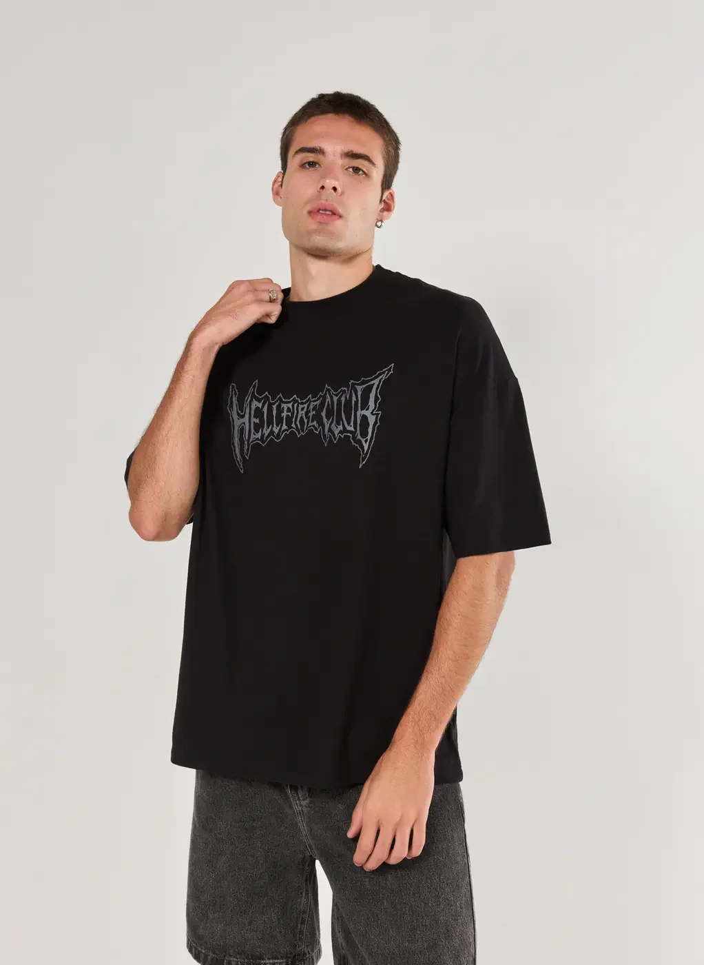 Camiseta Oversized Preta HellFire Club