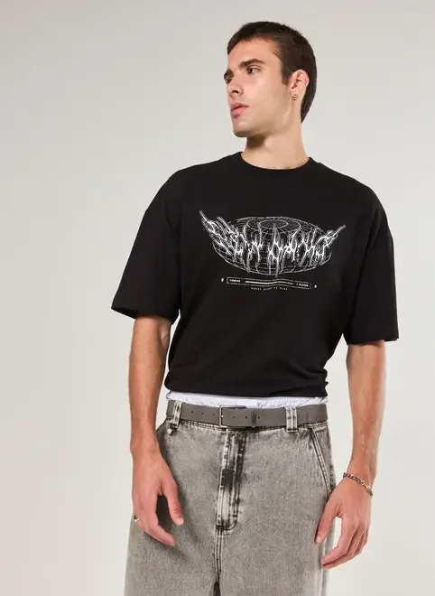 Camiseta Oversized Preta Cyber