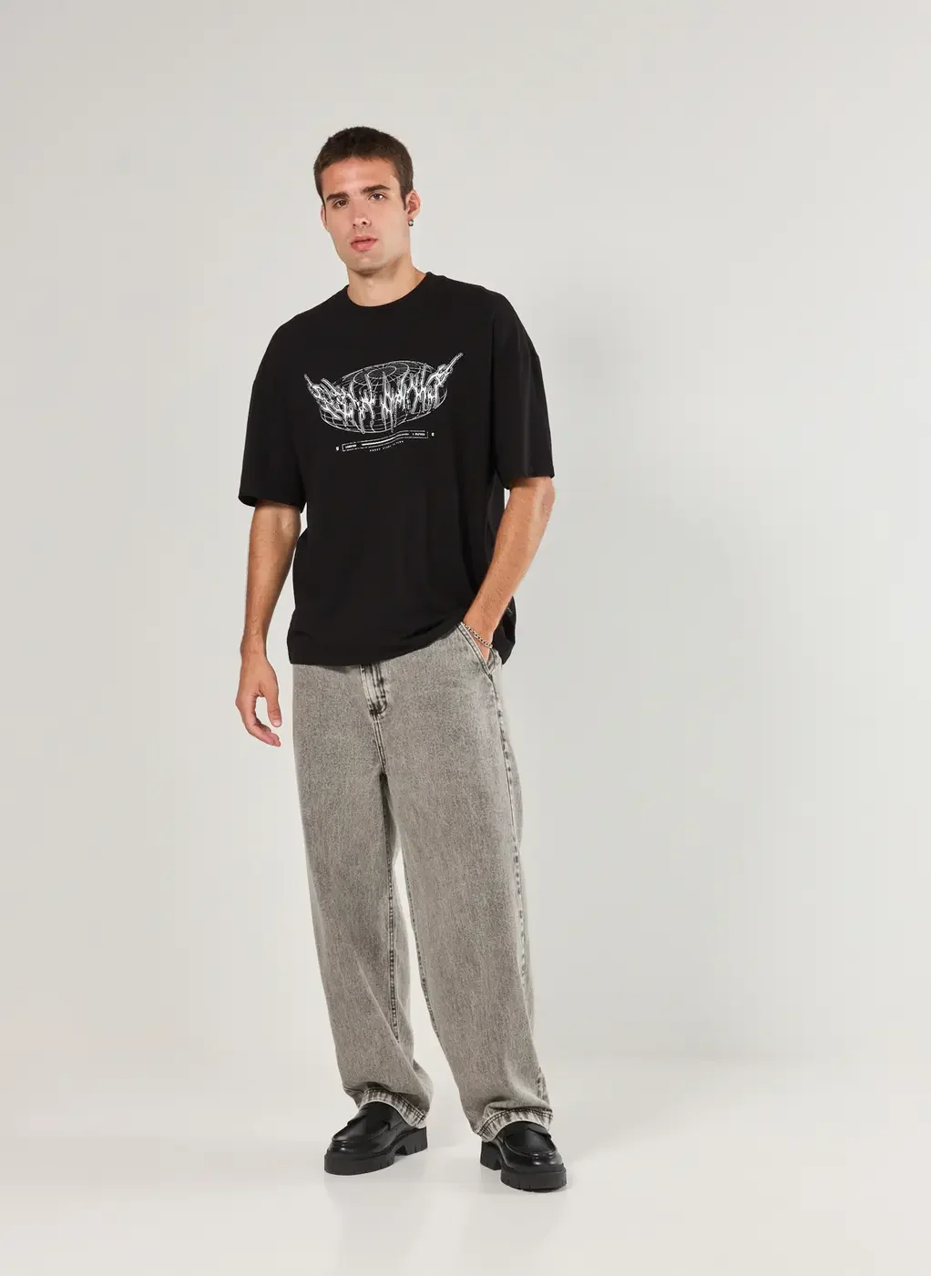 Camiseta Oversized Preta Cyber