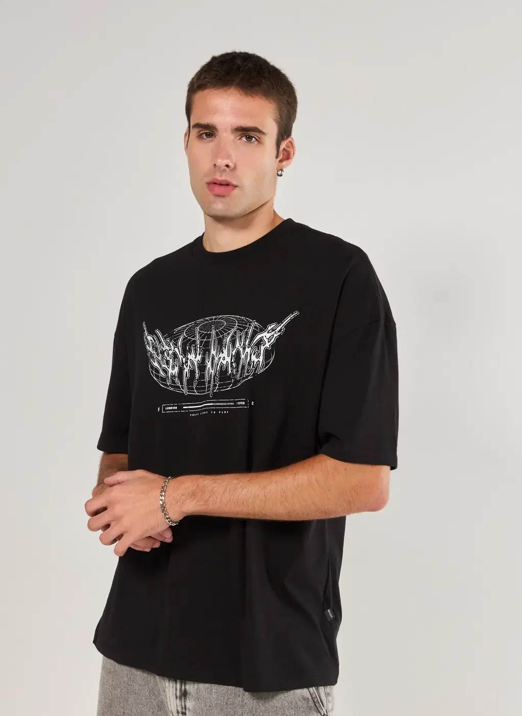 Camiseta Oversized Preta Cyber