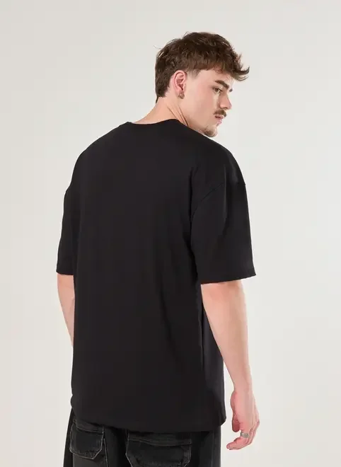 Camiseta Oversized Brilha No Escuro